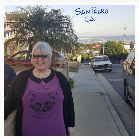 Retired Hairstylist/Make up Artist *Torrid Girl!* - Picture 3 of 12